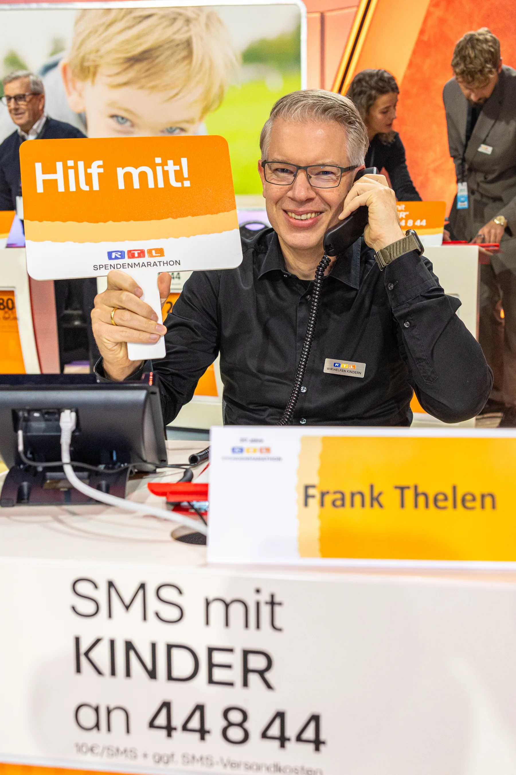 Frank Thelen am Spendentelefon des 30. RTL-Spendenmarathons